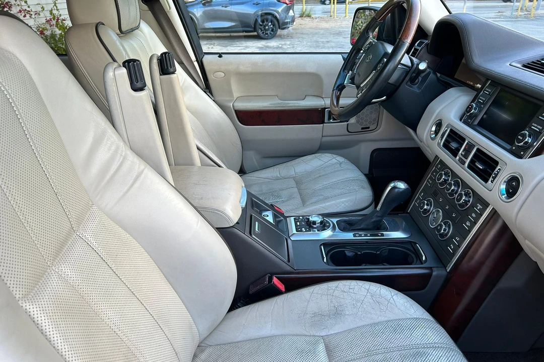 2010 Land Rover Range Rover L322 - Image 24 of 31
