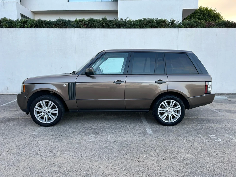 2010 Land Rover Range Rover L322 - Image 9 of 31