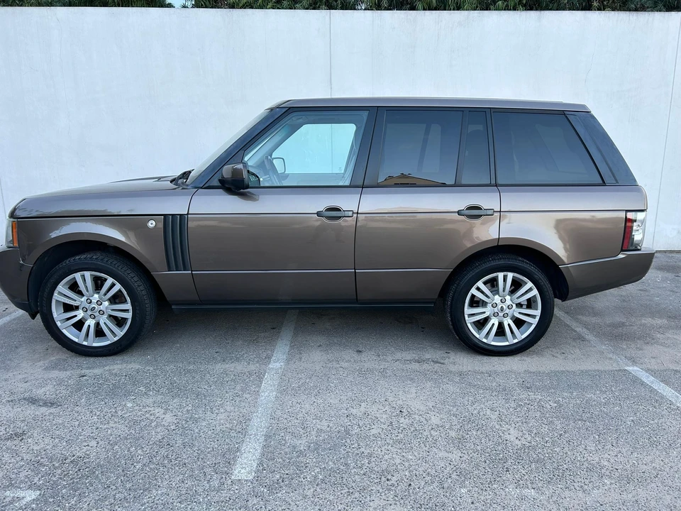 2010 Land Rover Range Rover L322 - Image 10 of 31