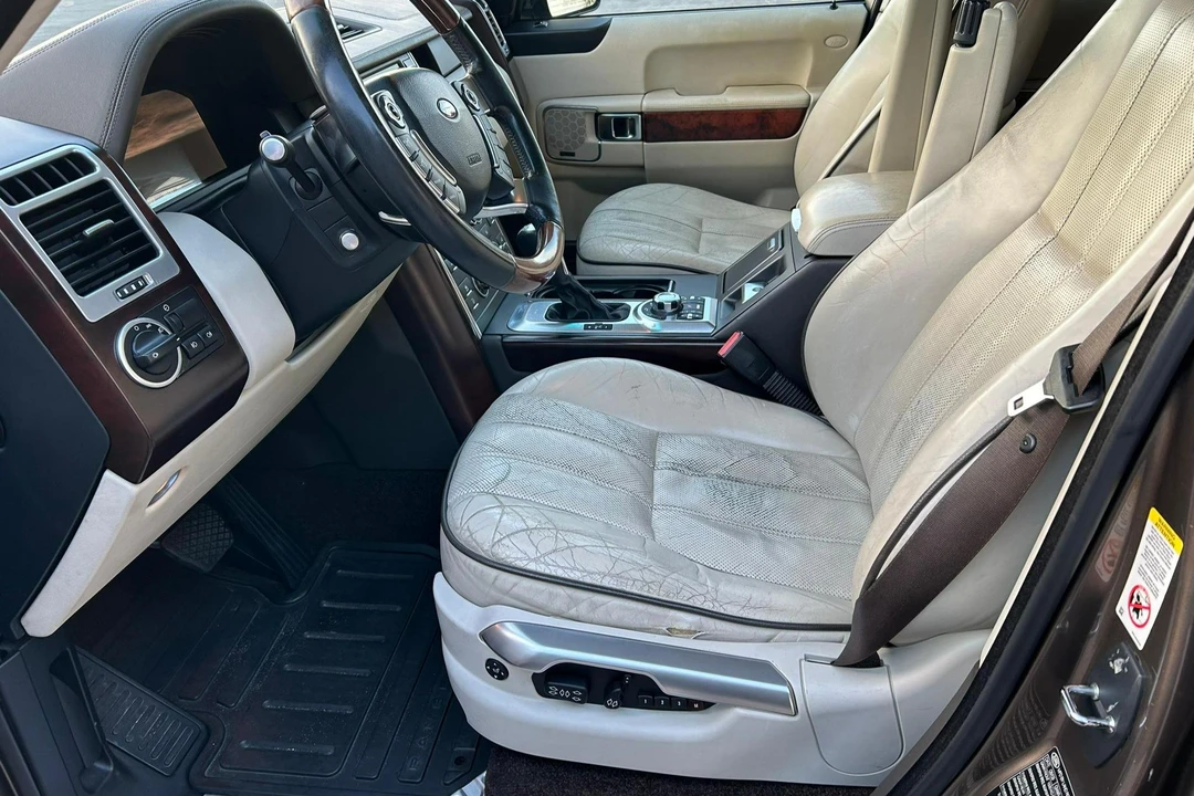 2010 Land Rover Range Rover L322 - Image 25 of 31