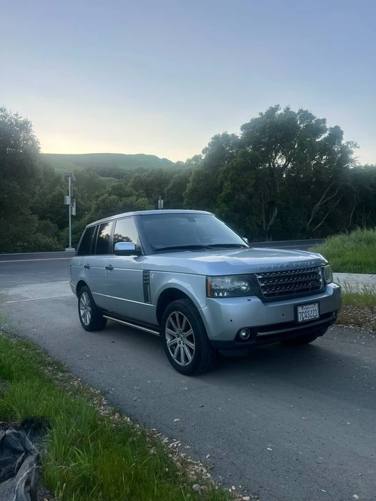 2011 Land Rover Range Rover L322 - Image 2 of 11