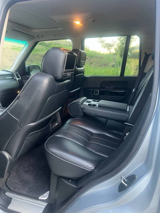 2011 Land Rover Range Rover L322 - Image 8 of 11