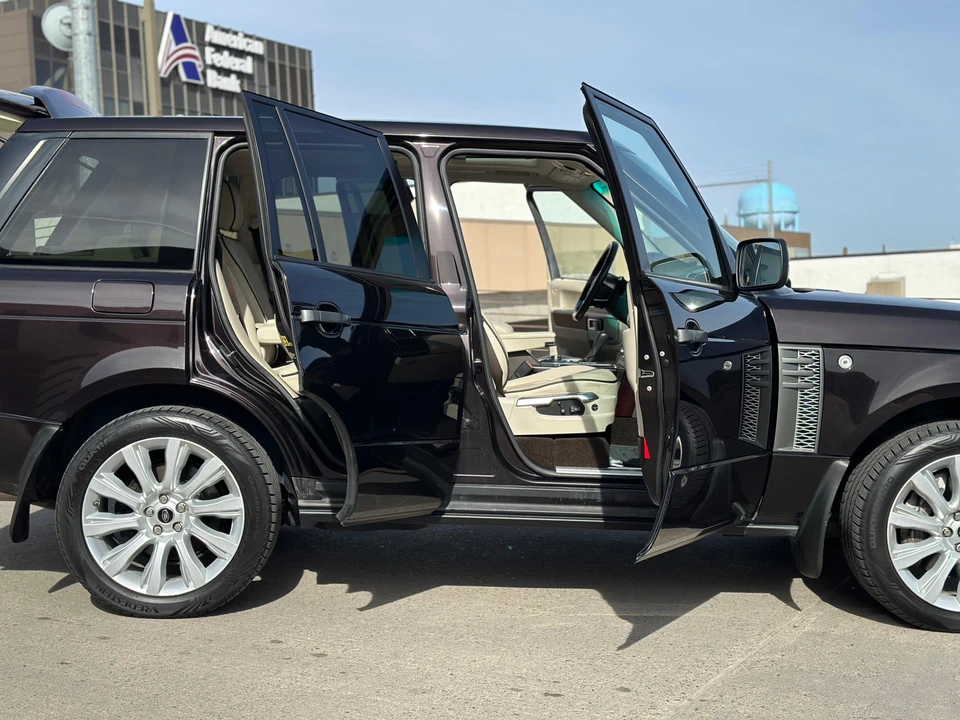 2010 Land Rover Range Rover L322 - Image 19 of 31