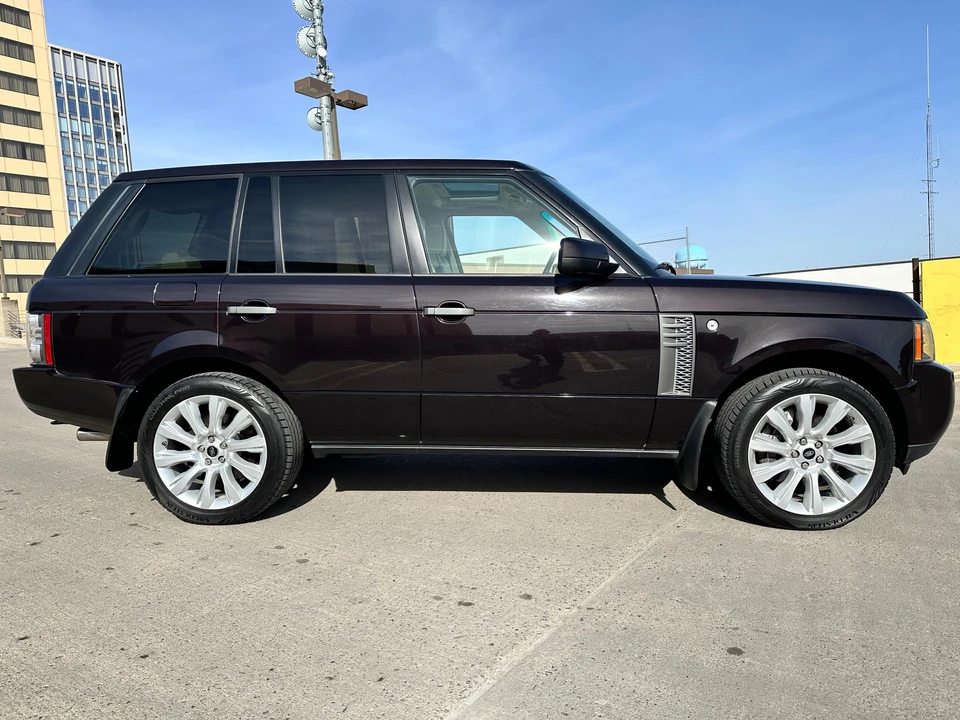 2010 Land Rover Range Rover L322 - Image 14 of 31