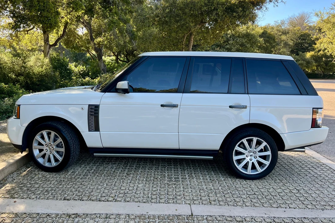 2010 Land Rover Range Rover L322 - Image 3 of 31