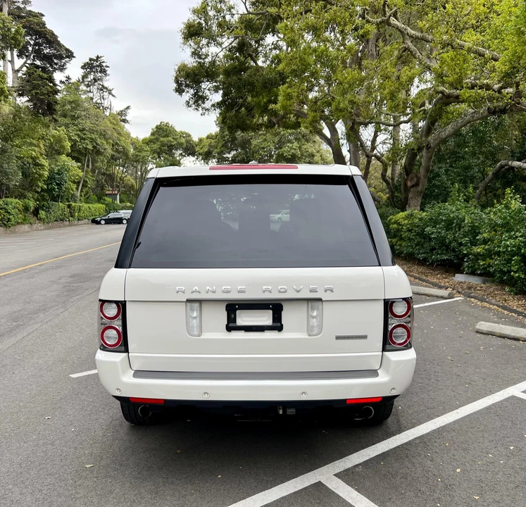 2010 Land Rover Range Rover L322 - Image 12 of 31