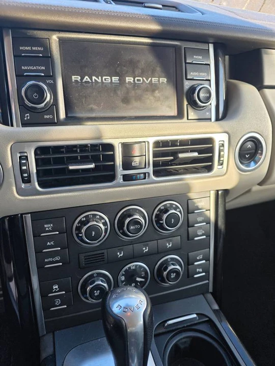 2010 Land Rover Range Rover L322 - Image 9 of 9