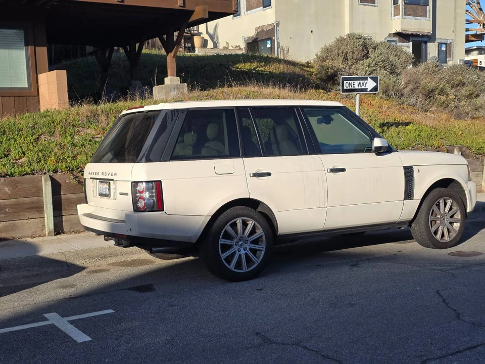2010 Land Rover Range Rover L322 - Image 4 of 9