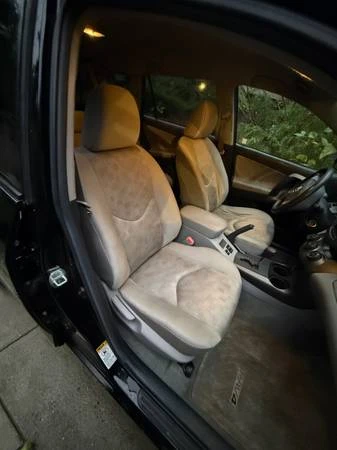 2010 Toyota RAV4 3rd Gen - Image 9 of 10