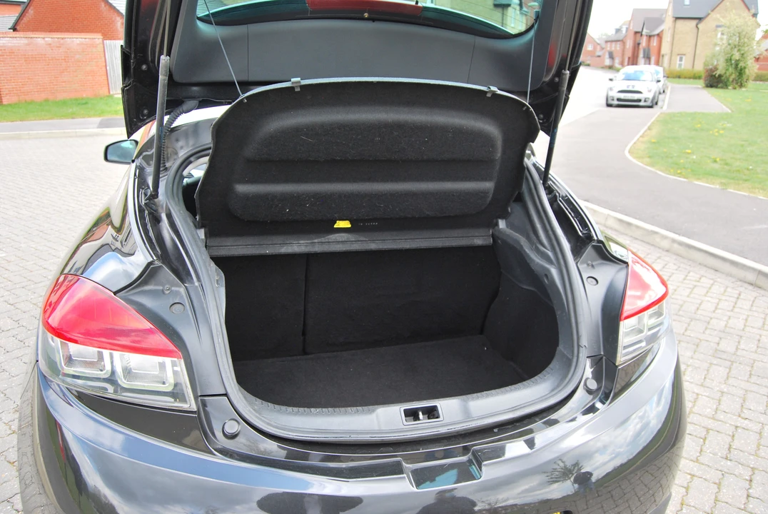 2010 Renault Megane RS II 3rd Gen - Image 2 of 14