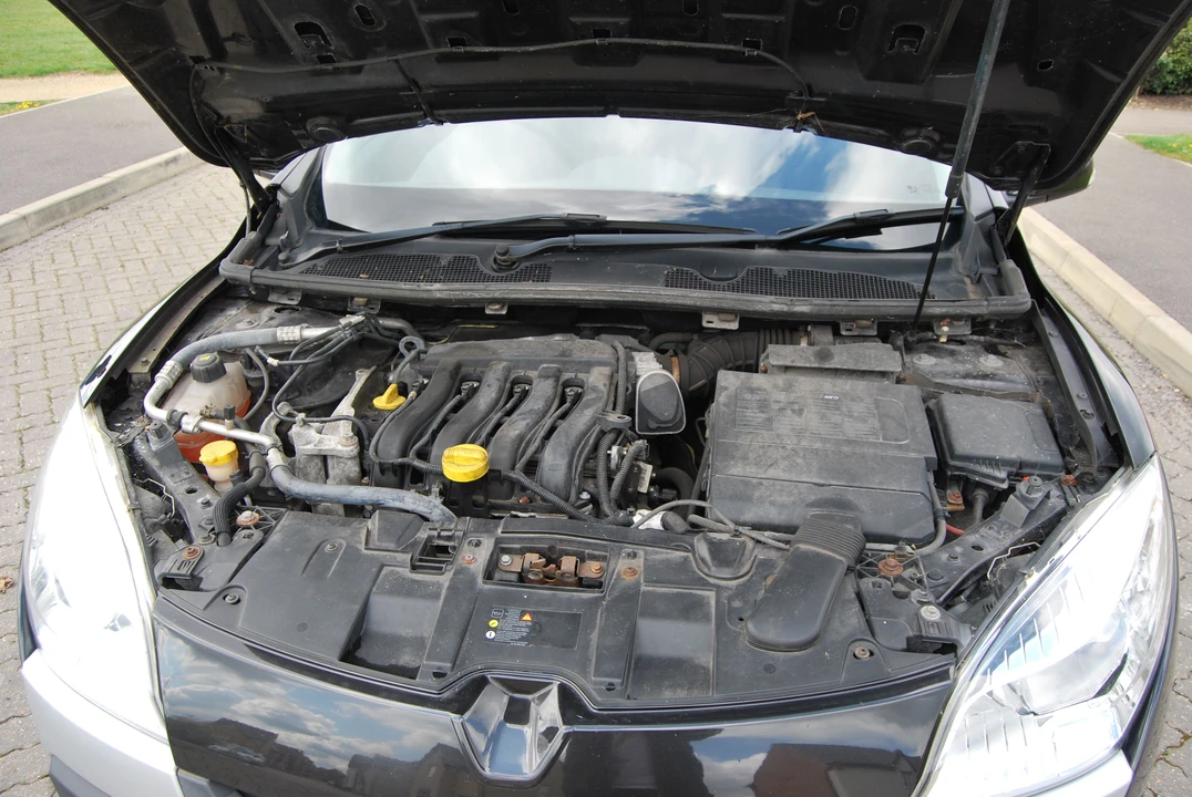 2010 Renault Megane RS II 3rd Gen - Image 3 of 14