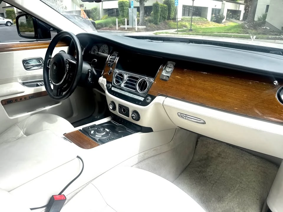 2010 Rolls-Royce Ghost 1st Gen - Image 12 of 20