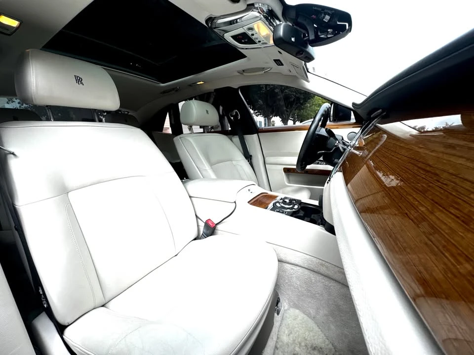 2010 Rolls-Royce Ghost 1st Gen - Image 13 of 20