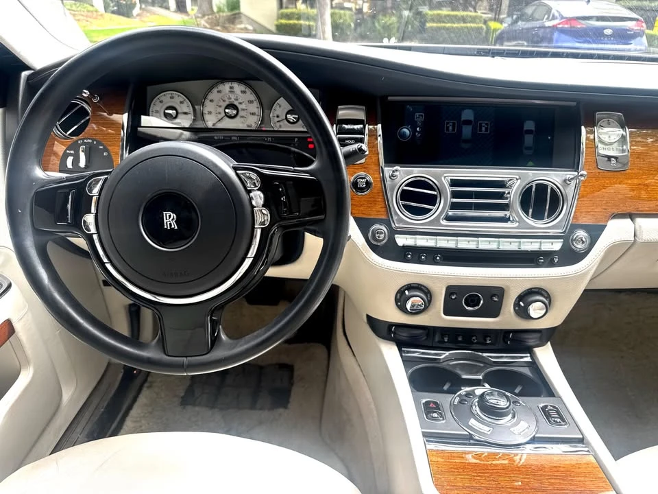 2010 Rolls-Royce Ghost 1st Gen - Image 15 of 20