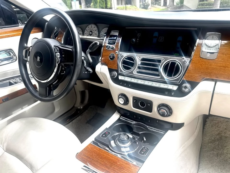 2010 Rolls-Royce Ghost 1st Gen - Image 11 of 20