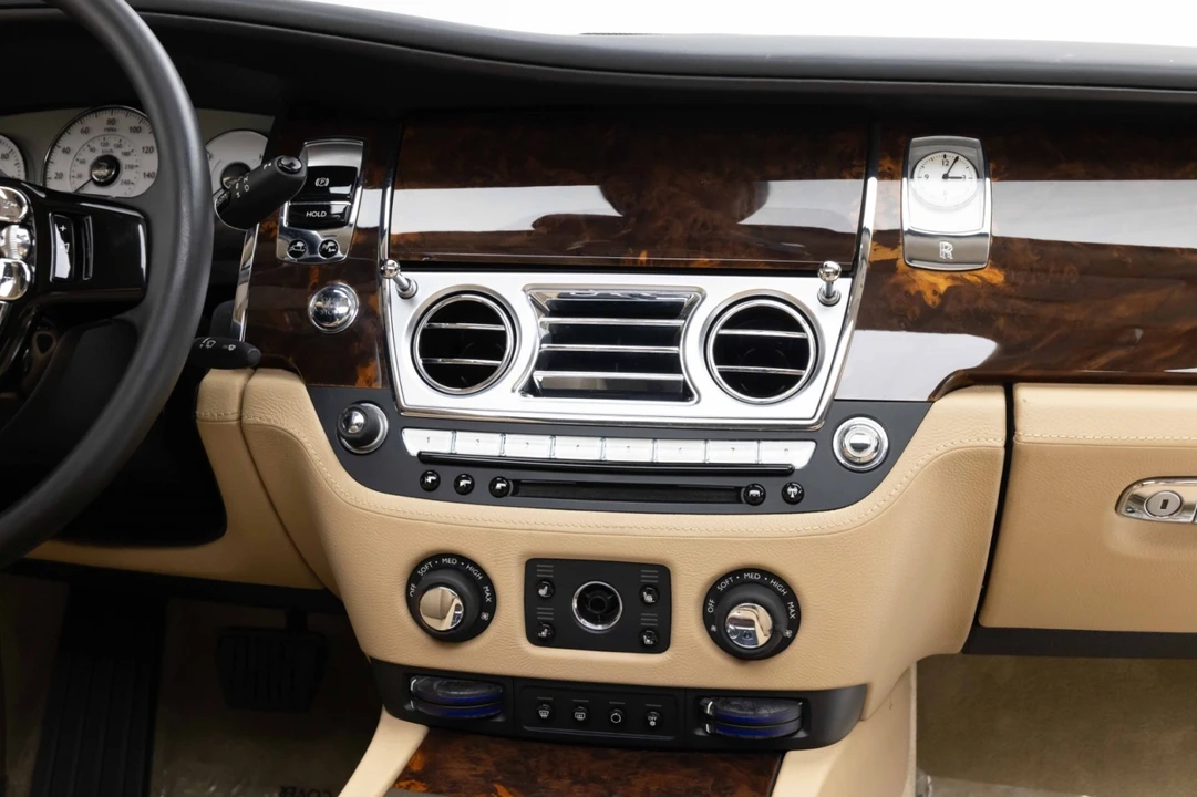 2010 Rolls-Royce Ghost 1st Gen - Image 22 of 31