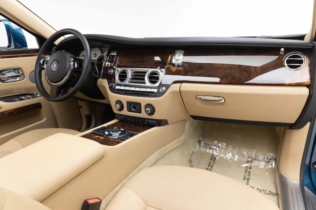 2010 Rolls-Royce Ghost 1st Gen - Image 2 of 31
