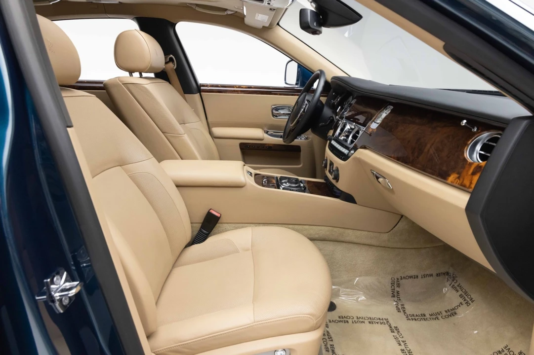 2010 Rolls-Royce Ghost 1st Gen - Image 28 of 31