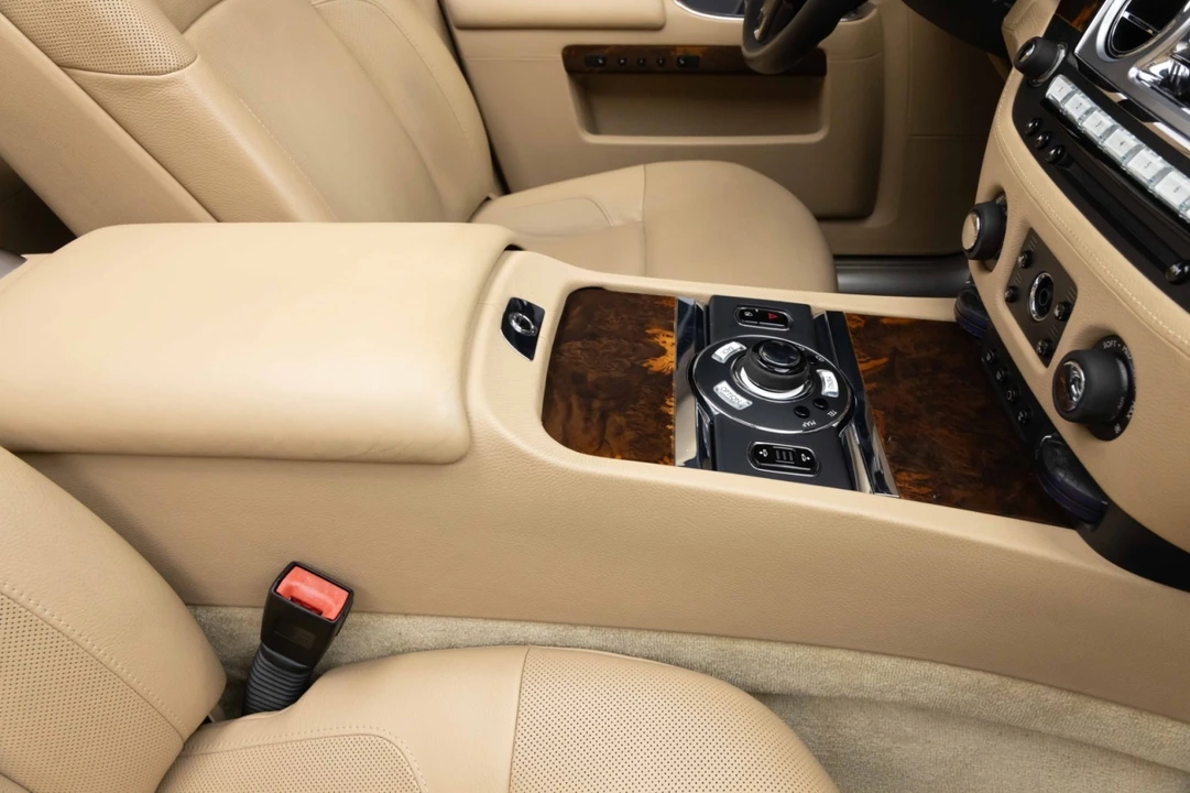 2010 Rolls-Royce Ghost 1st Gen - Image 24 of 31