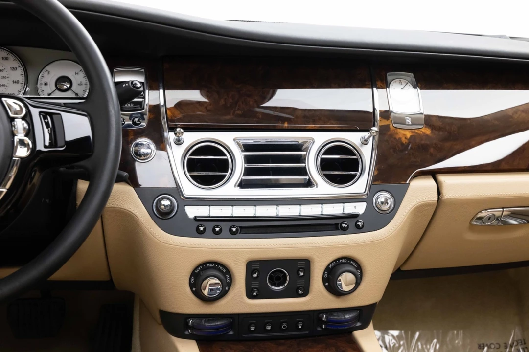 2010 Rolls-Royce Ghost 1st Gen - Image 18 of 31