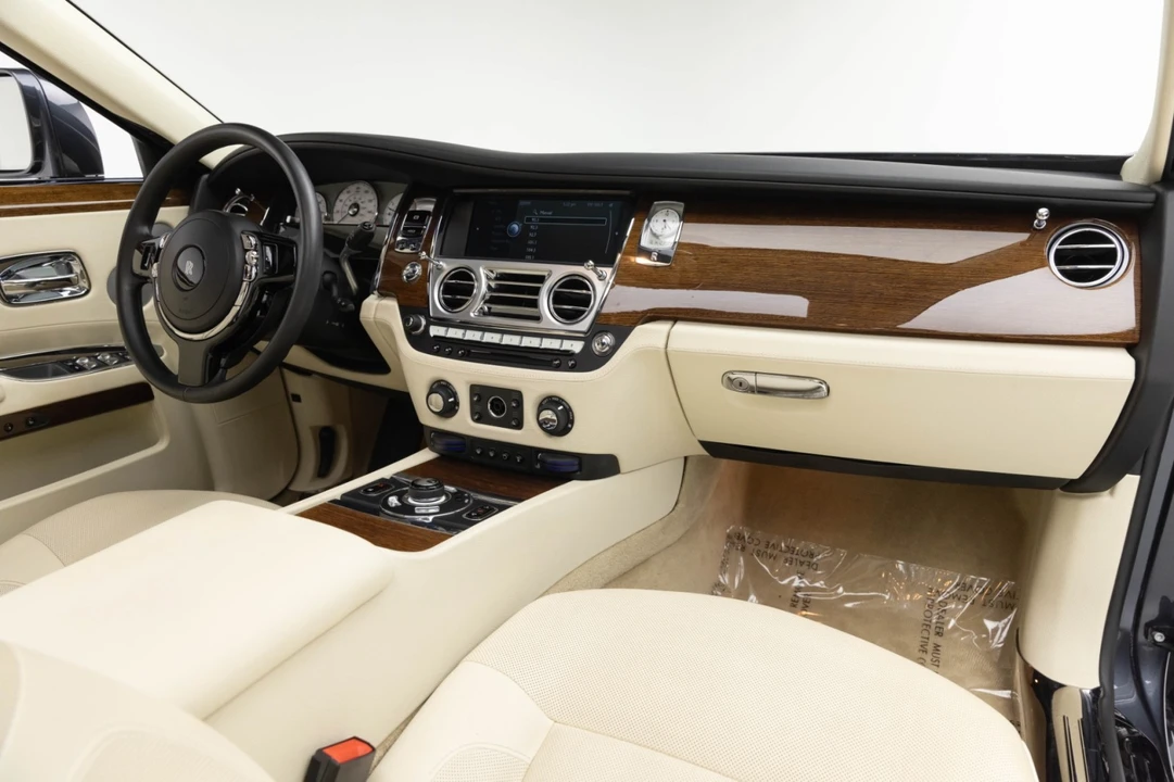 2010 Rolls-Royce Ghost - Image 2 of 31