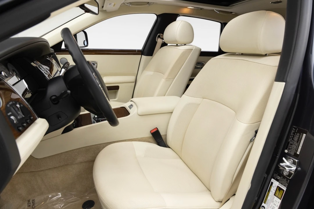 2010 Rolls-Royce Ghost - Image 8 of 31