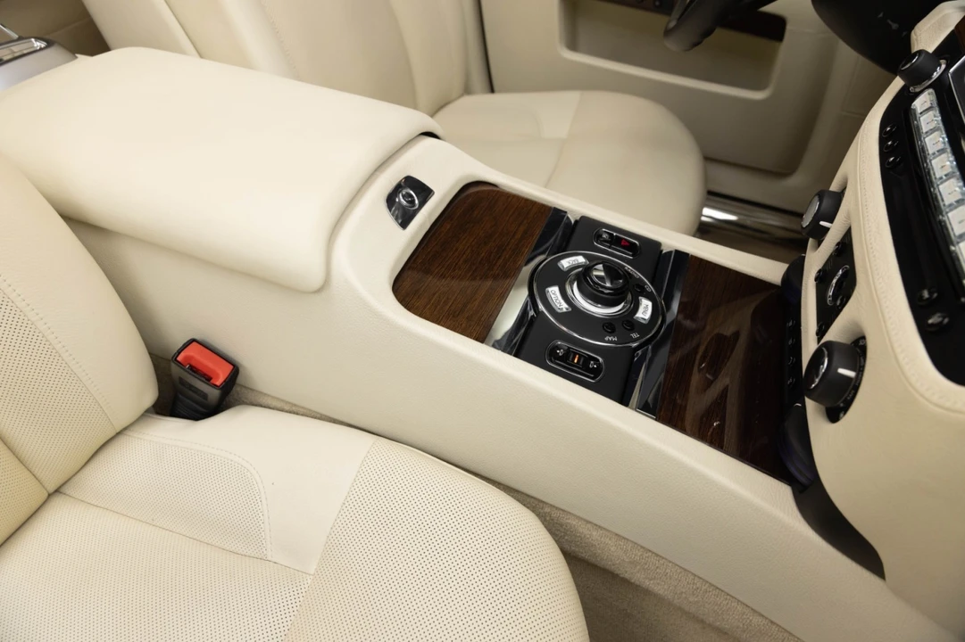 2010 Rolls-Royce Ghost - Image 26 of 31
