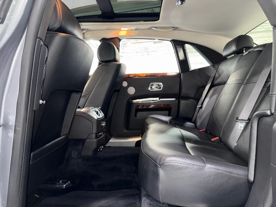 2010 Rolls-Royce Ghost 1st Gen - Image 14 of 21