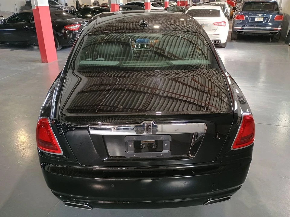 2010 Rolls-Royce Ghost 1st Gen - Image 5 of 12