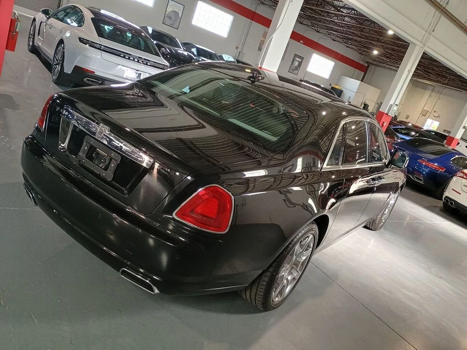 2010 Rolls-Royce Ghost 1st Gen - Image 6 of 12