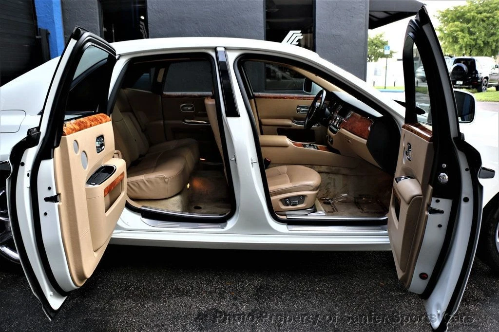 2010 Rolls-Royce Ghost 1st Gen - Image 3 of 12