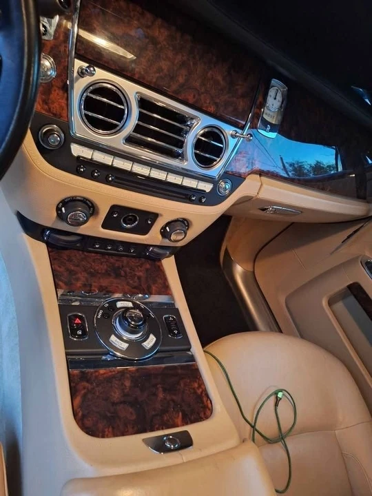 2010 Rolls-Royce Ghost 1st Gen - Image 15 of 20