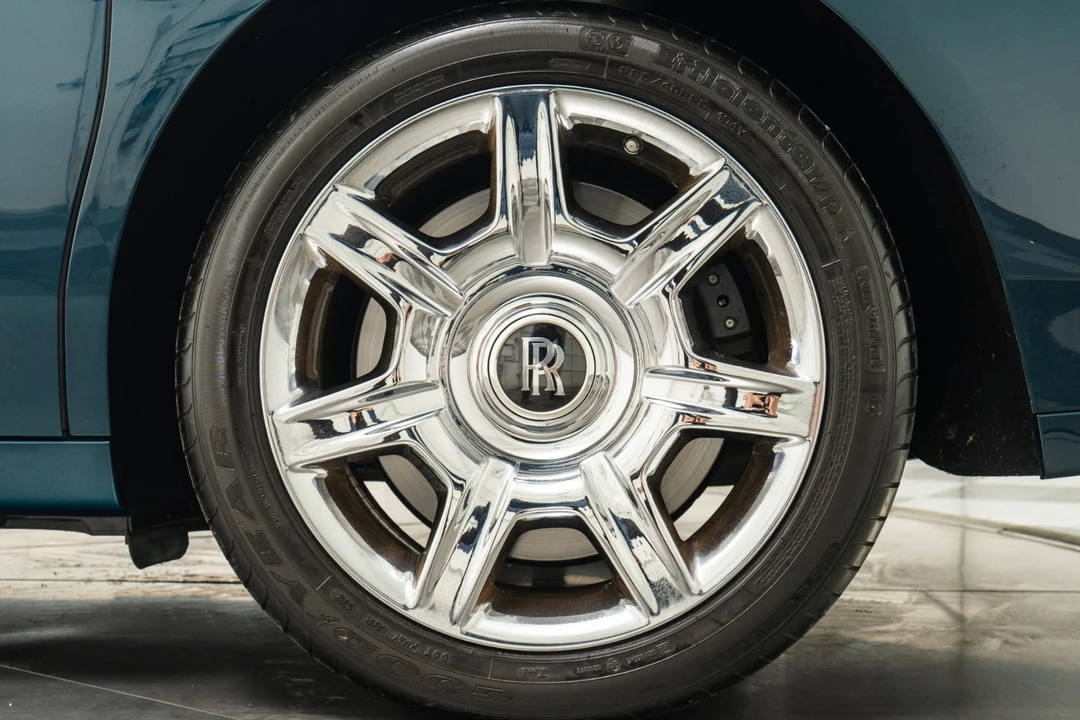 2010 Rolls-Royce Ghost 1st Gen - Image 11 of 21