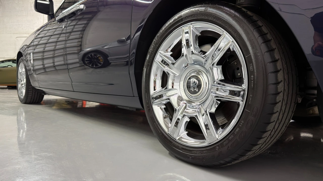 2010 Rolls-Royce Ghost 1st Gen - Image 23 of 31