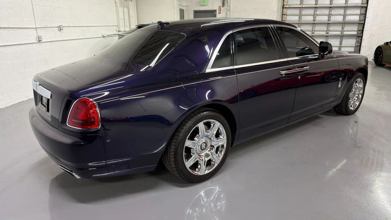 2010 Rolls-Royce Ghost 1st Gen - Image 14 of 31