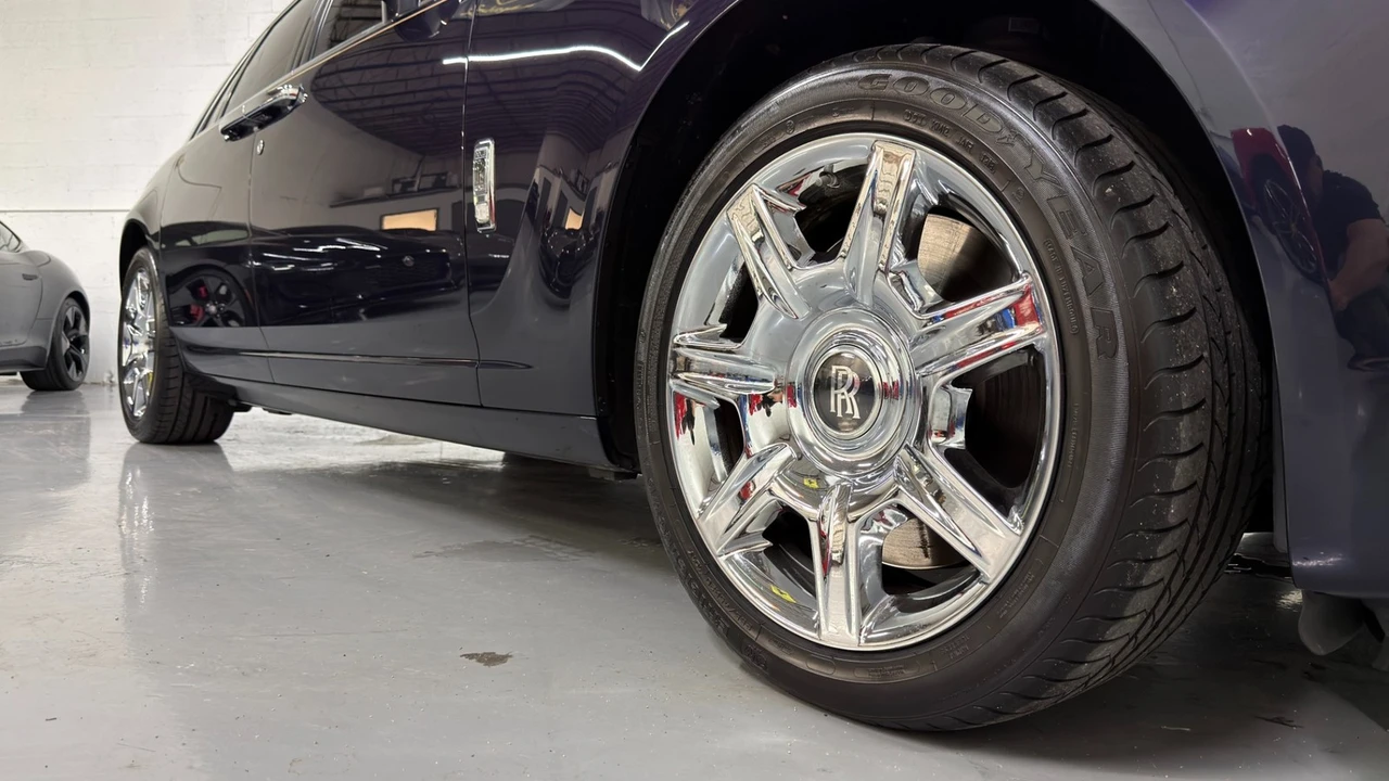 2010 Rolls-Royce Ghost 1st Gen - Image 7 of 31