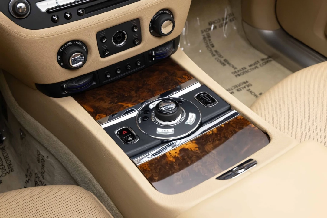 2010 Rolls-Royce Ghost 1st Gen - Image 16 of 31