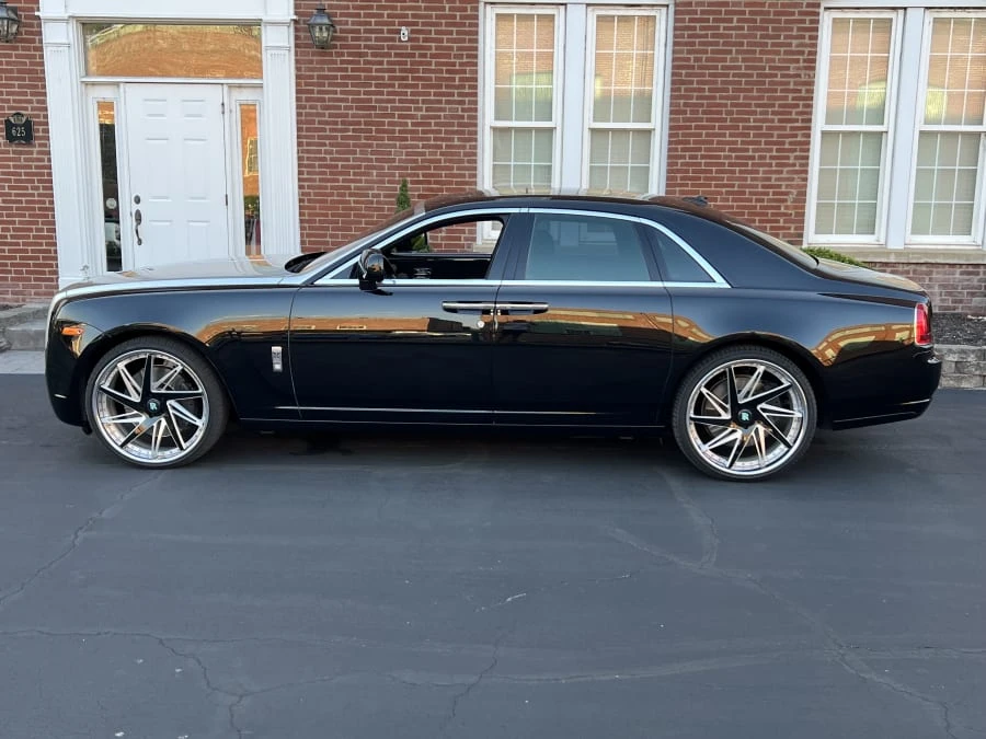 2010 Rolls-Royce Ghost 1st Gen - Image 2 of 11