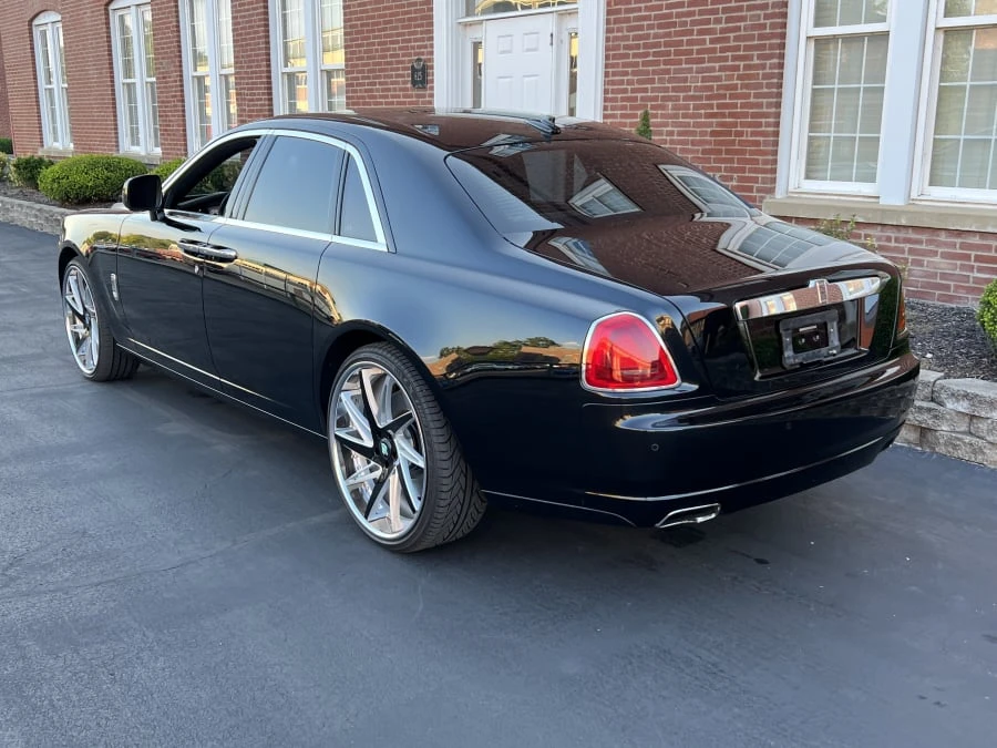 2010 Rolls-Royce Ghost 1st Gen - Image 3 of 11