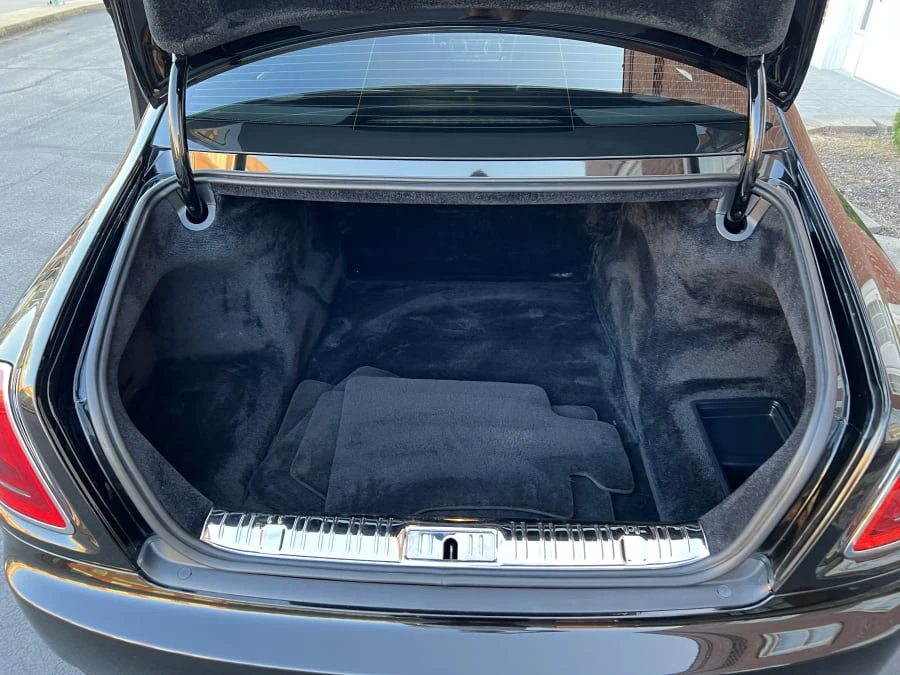 2010 Rolls-Royce Ghost 1st Gen - Image 9 of 11