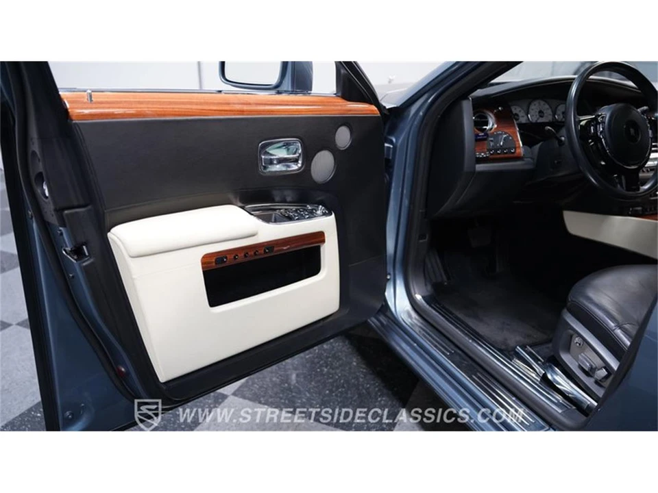 2010 Rolls-Royce Ghost 1st Gen - Image 29 of 31