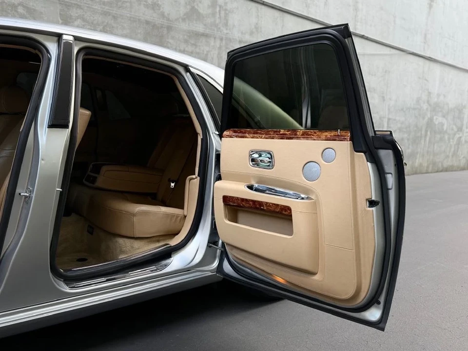 2010 Rolls-Royce Ghost 1st Gen - Image 19 of 21