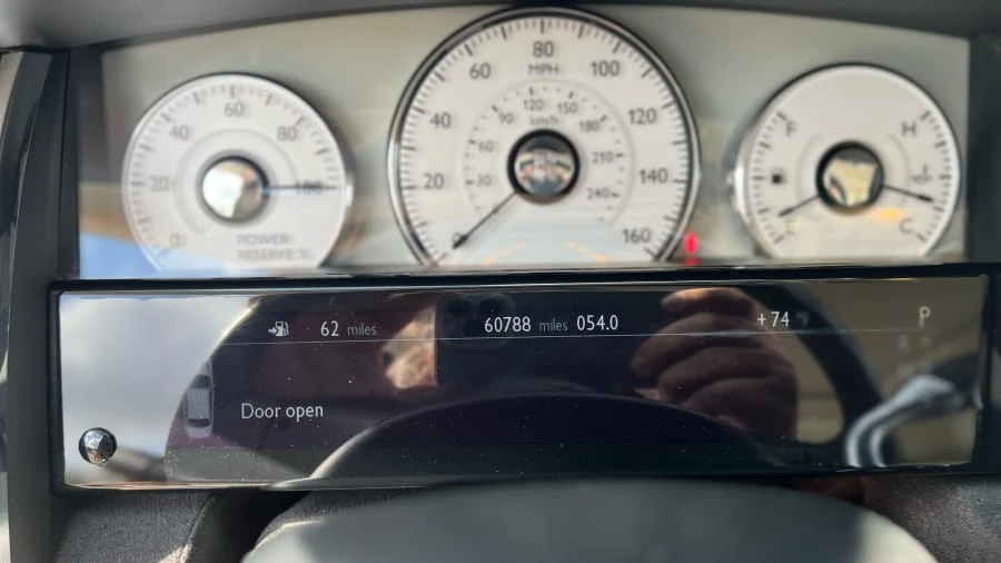 2010 Rolls-Royce Ghost 1st Gen - Image 13 of 30