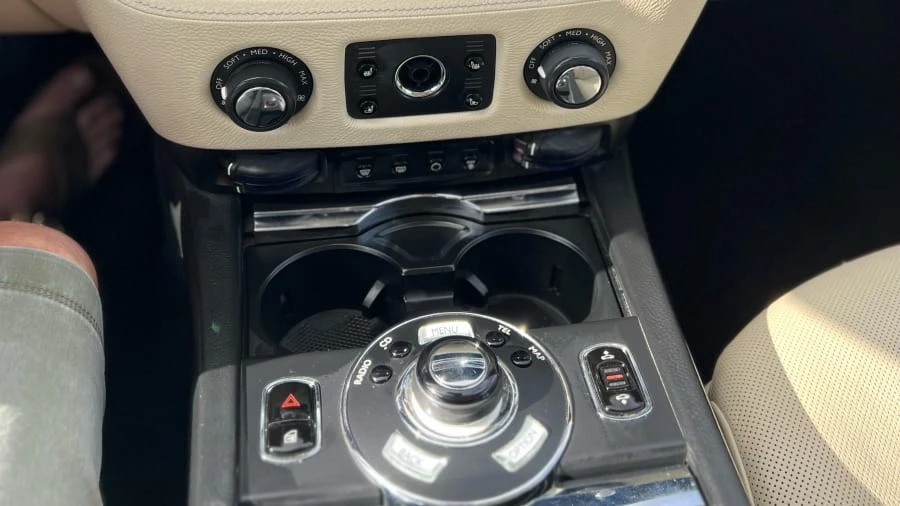 2010 Rolls-Royce Ghost 1st Gen - Image 14 of 30