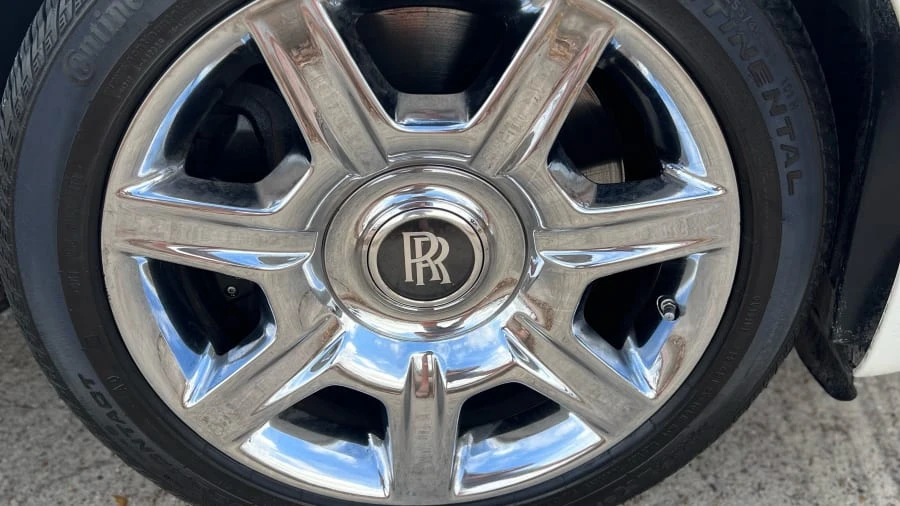2010 Rolls-Royce Ghost 1st Gen - Image 19 of 30