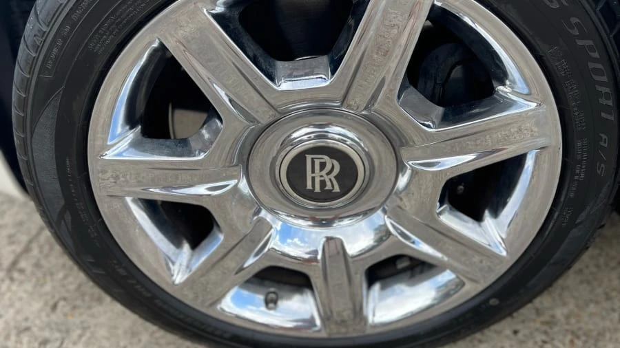 2010 Rolls-Royce Ghost 1st Gen - Image 20 of 30