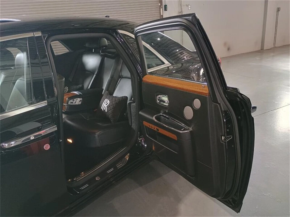 2010 Rolls-Royce Ghost 1st Gen - Image 25 of 31