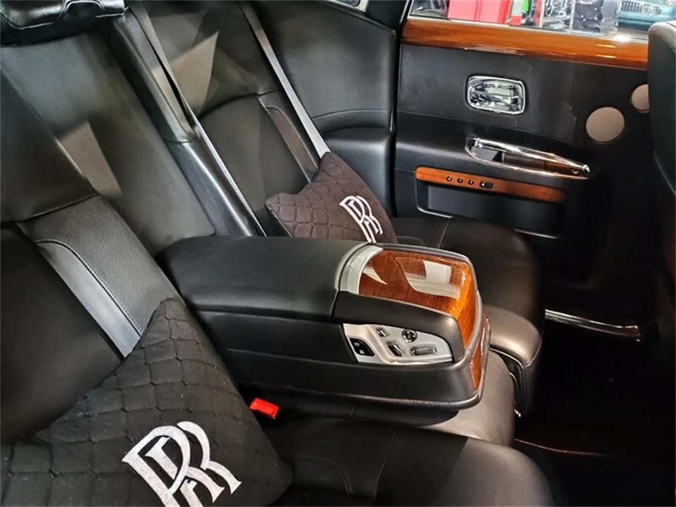 2010 Rolls-Royce Ghost 1st Gen - Image 30 of 31