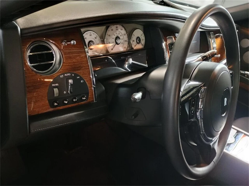 2010 Rolls-Royce Ghost 1st Gen - Image 18 of 31