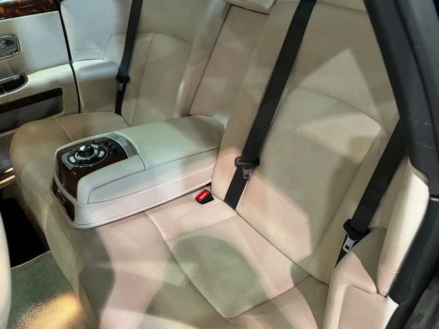 2010 Rolls-Royce Ghost 1st Gen - Image 10 of 14